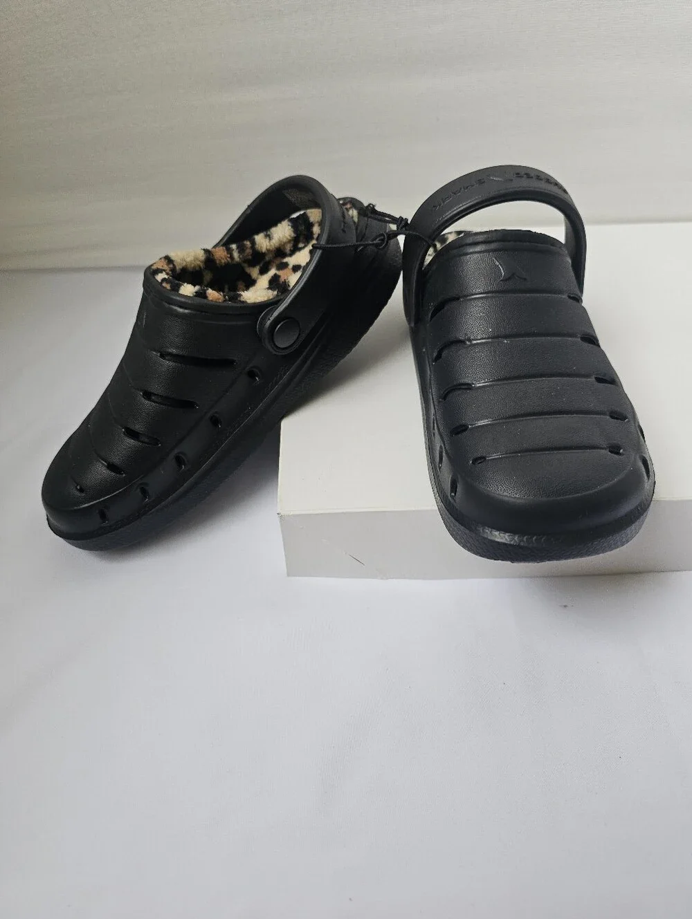 Rugged Shark Little Girl’s Lined Clogs - Black/Leopard (Size 12 Toddler/Little K